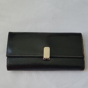Liz Claiborne Black LeatherTri-fold Wallet